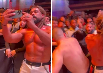 Boksörün Kadına Tekme Attığı Anlar Kamerada