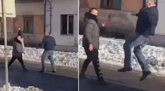 Trafikte alışılmadık kavga anları kaydedildi