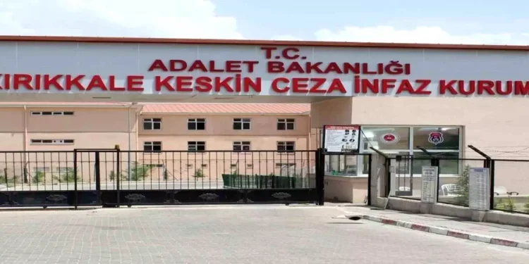 19 kişi cezaevine uyuşturucu sokma planıyla yakalandı