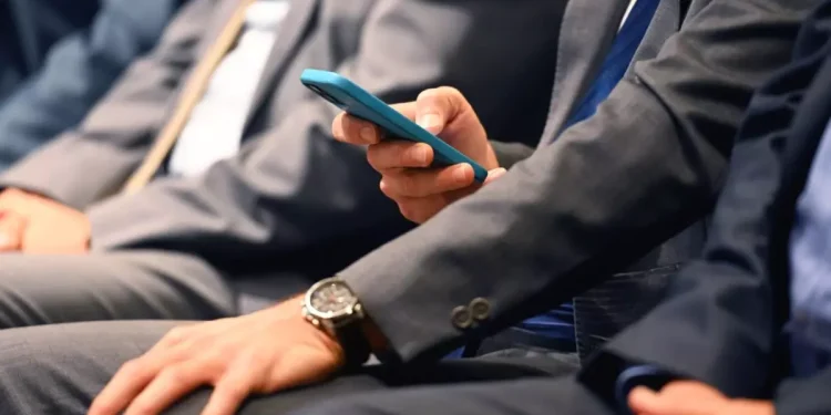 Ekonomik kriz gerekçesiyle vekil maaşı kaldırıldı