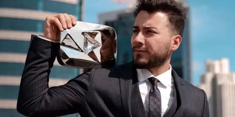 Sosyal Medya Fenomeni Enes Batur Gözaltında