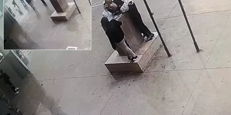 Türkiye’den Görüntü: Fırtınada Büste Koştular