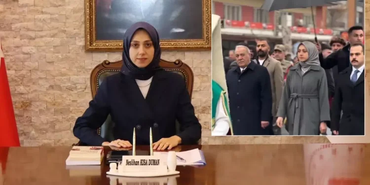 Şemsiyesini Polise Tutturmuştu, Kaymakam Konuştu