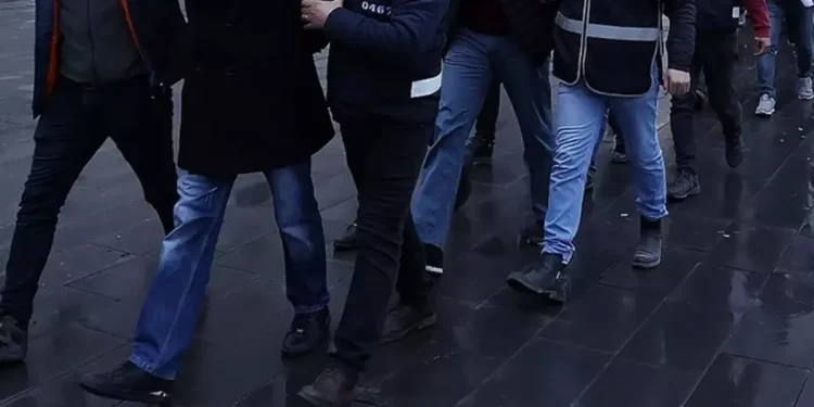 Suç örgütüne sızan bilgiler sonrası 17 kişiye işlem