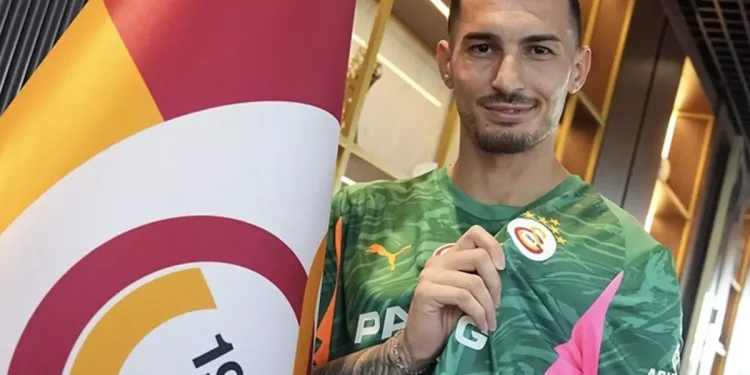 Uğurcan Çakır jölesiz haliyle sosyal medyayı salladı