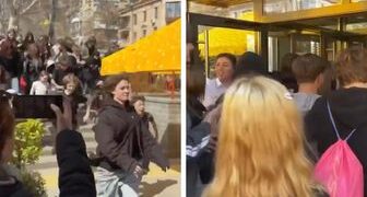 Ukrayna’da hamburgerci yeniden açıldı, halk akın etti