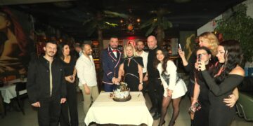 Evren Yaşlak’ı Mutlu Gününde Sevenleri Yalnız Bırakmadı