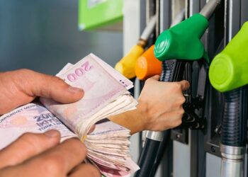 Akaryakıt Fiyatları Düştü: Motorin Kritik Eşiği Geçti