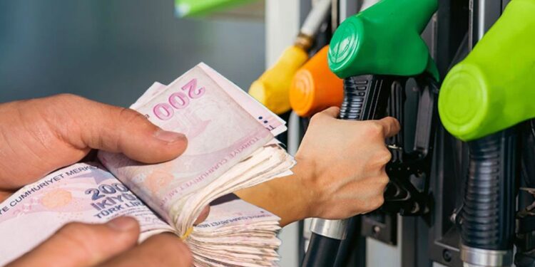 Akaryakıt Fiyatları Düştü: Motorin Kritik Eşiği Geçti