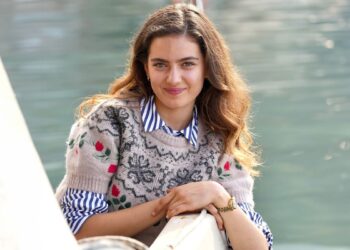 İftar davetinde Ava Yaman’ın kıyafeti gündem oldu