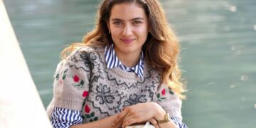 İftar davetinde Ava Yaman’ın kıyafeti gündem oldu