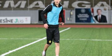Devler Davet Etti, Sebep Gitmesini Engelledi