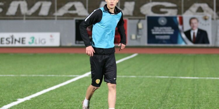 Devler Davet Etti, Sebep Gitmesini Engelledi