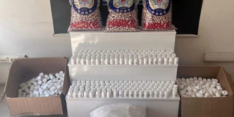 Balıkesir’de Uyuşturucu Baskını: 2 Şüpheli Tutuklandı