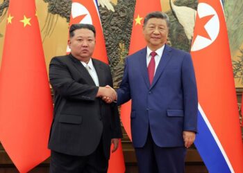 Çin ve Kuzey Kore Arasında 6 Yıl Sonra İlk Yolcu Treni