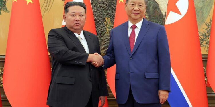 Çin ve Kuzey Kore Arasında 6 Yıl Sonra İlk Yolcu Treni