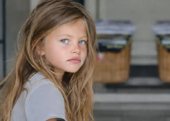 Evleniyor! “Dünyanın en güzel kızı” ve nişan yüzüğü