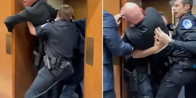 “İsrail İçin İran’la Savaşmak İstemiyoruz” Protestosu