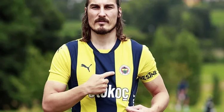 Fenerbahçe Çağlar Söyüncü ile yollarını ayırma kararı aldı