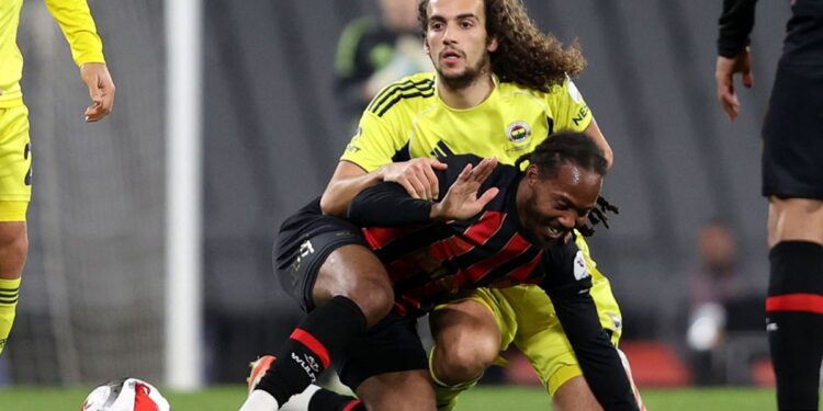 Guendouzi Takım Arkadaşlarına Tepki Verdi