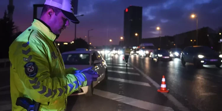 Sabahın İlk Saatlerinde İstanbul Trafiğine Sürpriz