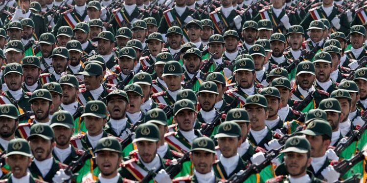 Savaş devam ederken İran’dan tartışma yaratan karar! Yaş 12’ye düşürüldü