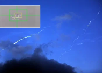 Savaşın Faturası Ağır: ABD Jeti Düştü, Pilot Kayıp