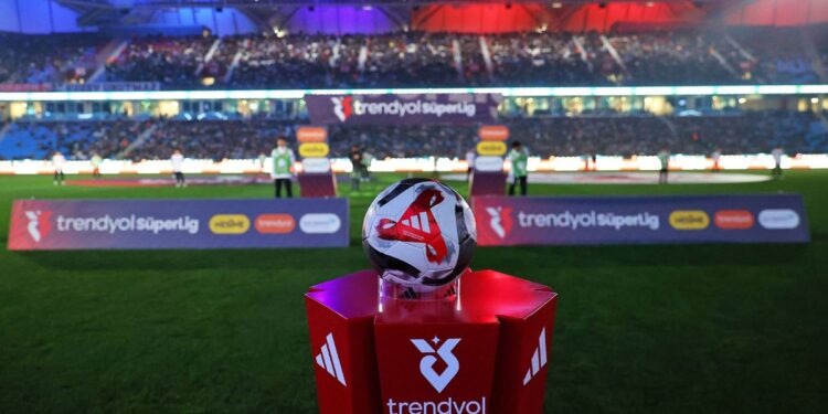 Rizespor Taraftarları Trabzon Maçına Giremeyecek