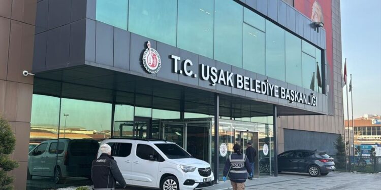 Uşak ve Marmaris’te Belediyelere Büyük Operasyon