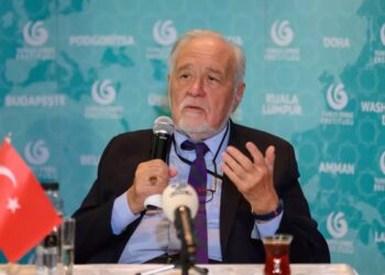 İlber Ortaylı yoğun bakımda: Ailesinden açıklama geldi