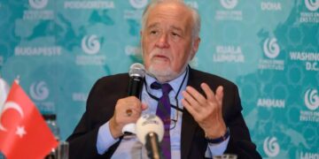 İlber Ortaylı yoğun bakımda: Ailesinden açıklama geldi