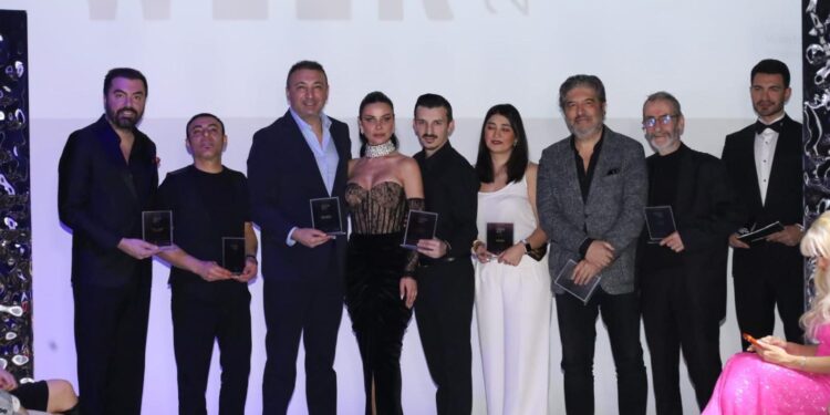 Legend Fashion Week İstanbul’da Podyum Büyüsü