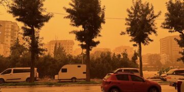 Türkiye’de çöl tozu alarmı: Bazı illerde göz gözü görmüyor