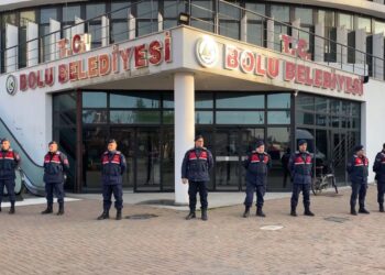 Şafak operasyonu: Bolu Belediyesi bilgisayarları alındı