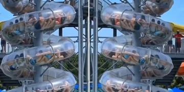 Aqua parkta mahsur kalanlar yardım bekledi