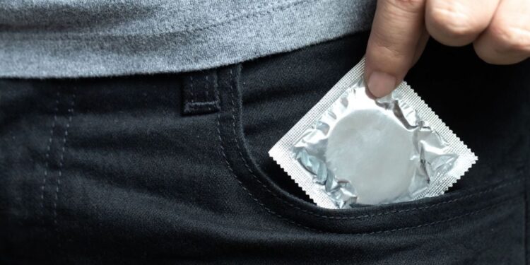 Hindistan’da Savaş Prezervatif Üretimini Olumsuz Etkiledi