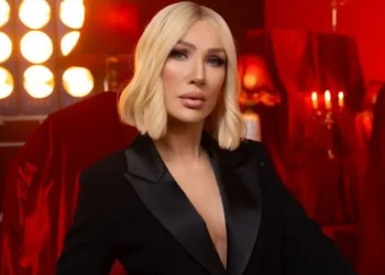 Seda Sayan’dan kavga kadrosu: Ünlülerle hamle