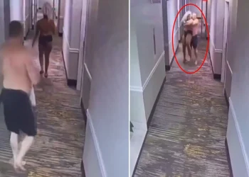 Turisti Kucağına Alıp Odaya Götürme Girişimi Şok Etti