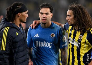 Kriz derinleşiyor: Fenerbahçe’de toplu gönderme