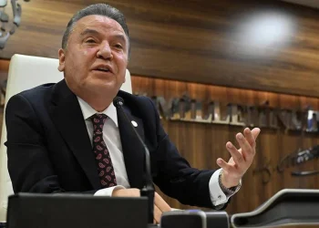 Antalya Kulislerinde Böcek İddiası Gündemde