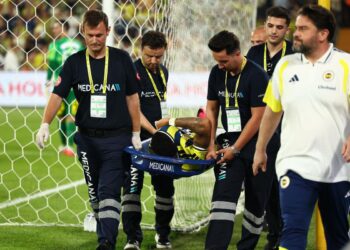 Fenerbahçe’ye Oosterwolde’den kötü haber! Aylarca yok