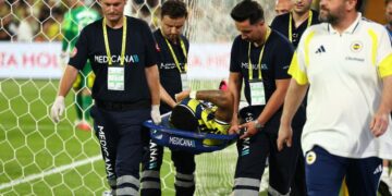 Fenerbahçe’ye Oosterwolde’den kötü haber! Aylarca yok