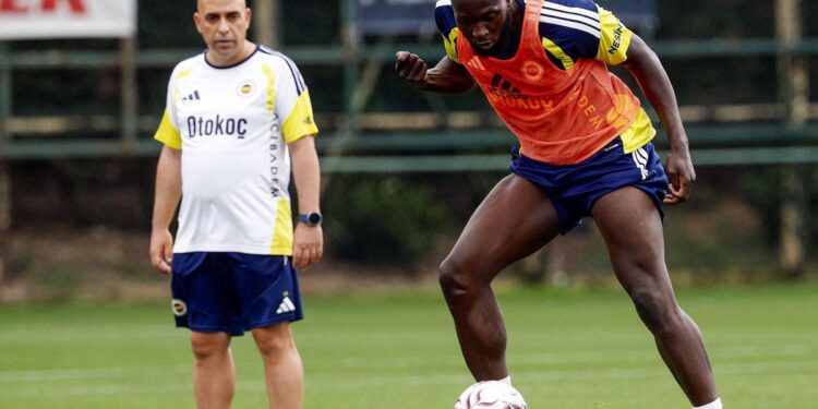 Lukaku Fenerbahçe’de ilk antrenmanına çıktı!