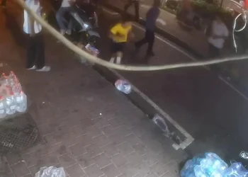 Fatih’te Midyeciyle Tartışan Şüpheli, Kız Kardeşini Bıçakladı