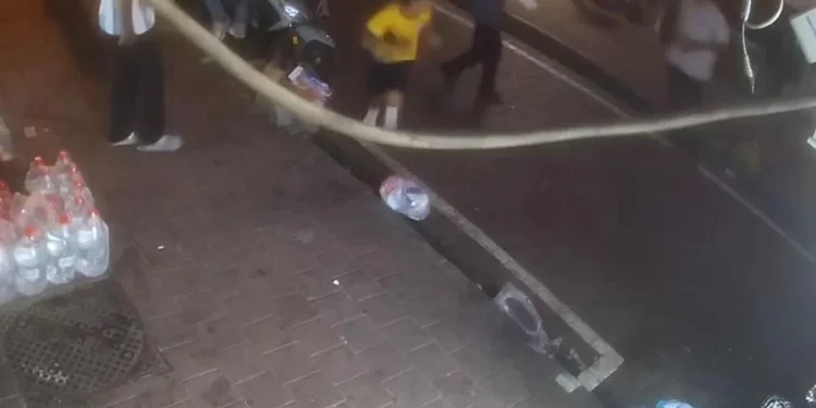 Fatih’te Midyeciyle Tartışan Şüpheli, Kız Kardeşini Bıçakladı