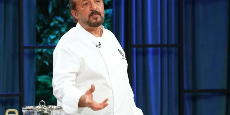 Şiddet Gören Kadına El Uzattı: Allah Cezasını Versin