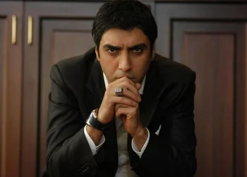 Polat Alemdar Necati Şaşmaz Çocuklarıyla Ahlat’ı Gezdi