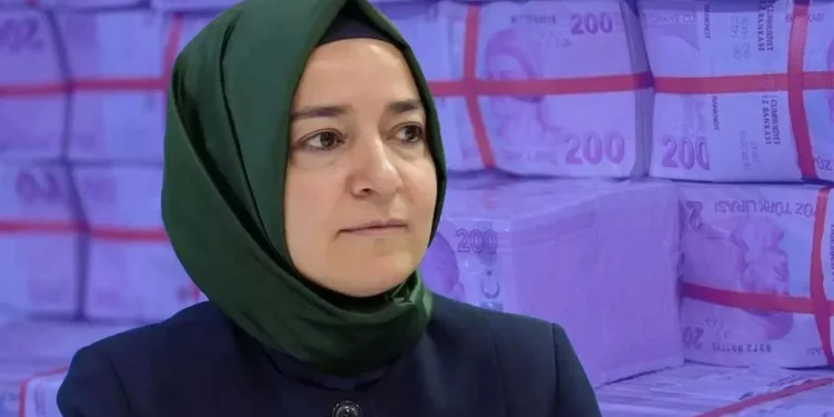 Fon skandalına ismi karışan Fatma Betül Sayan Kaya’dan yeni açıklama